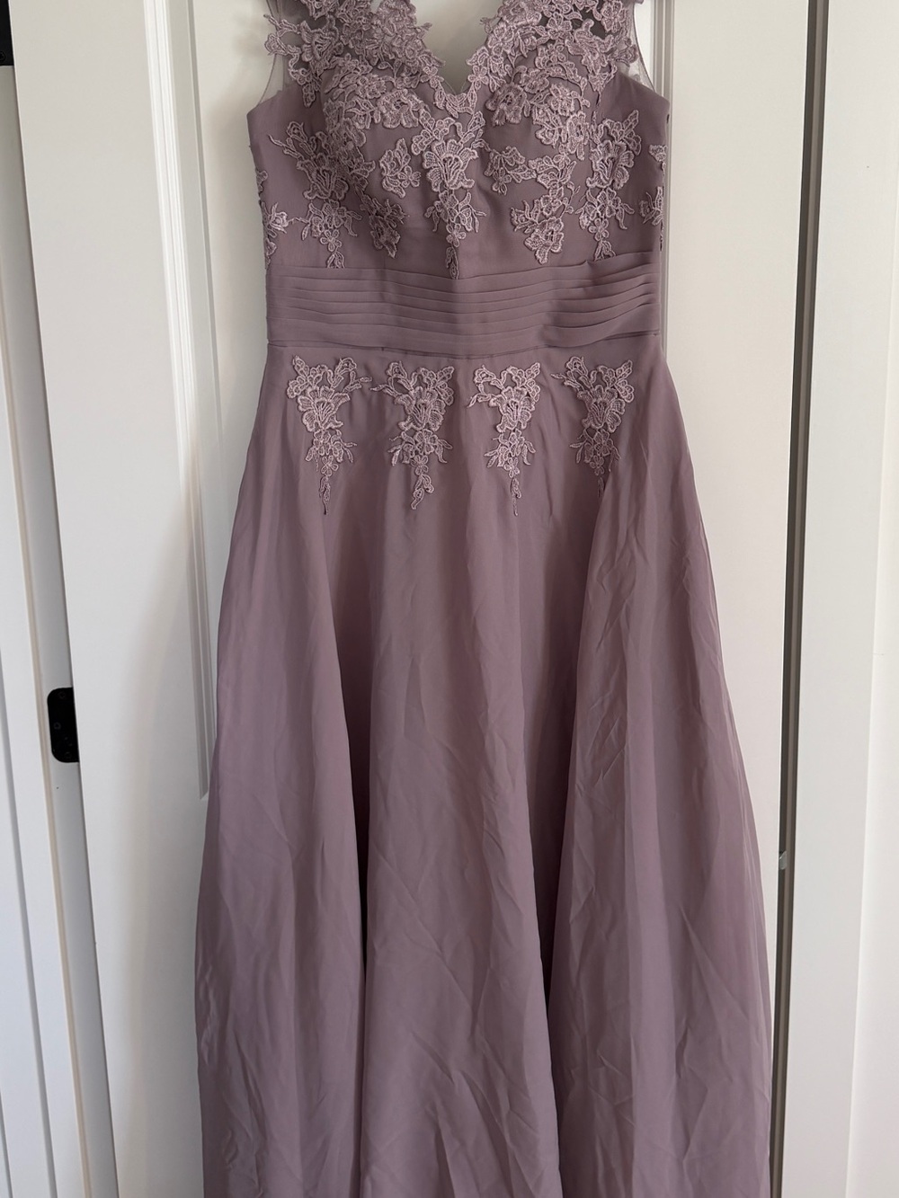 Sleeveless Lace Appliqué Maxi Dress in Dusty Mauve